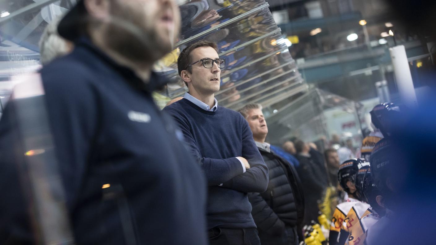 L'allenatore dei biancoblù durante il primo derby stagionale