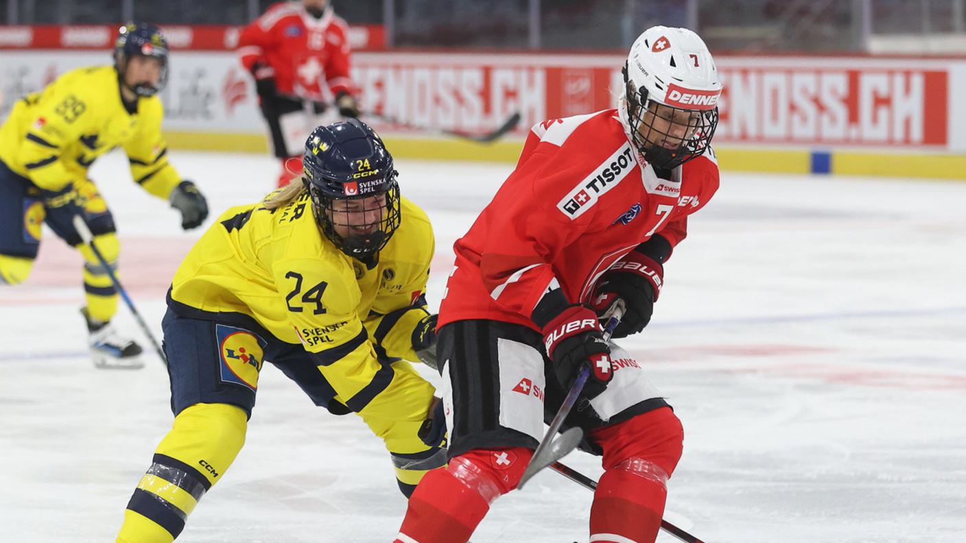 Lara Stalder