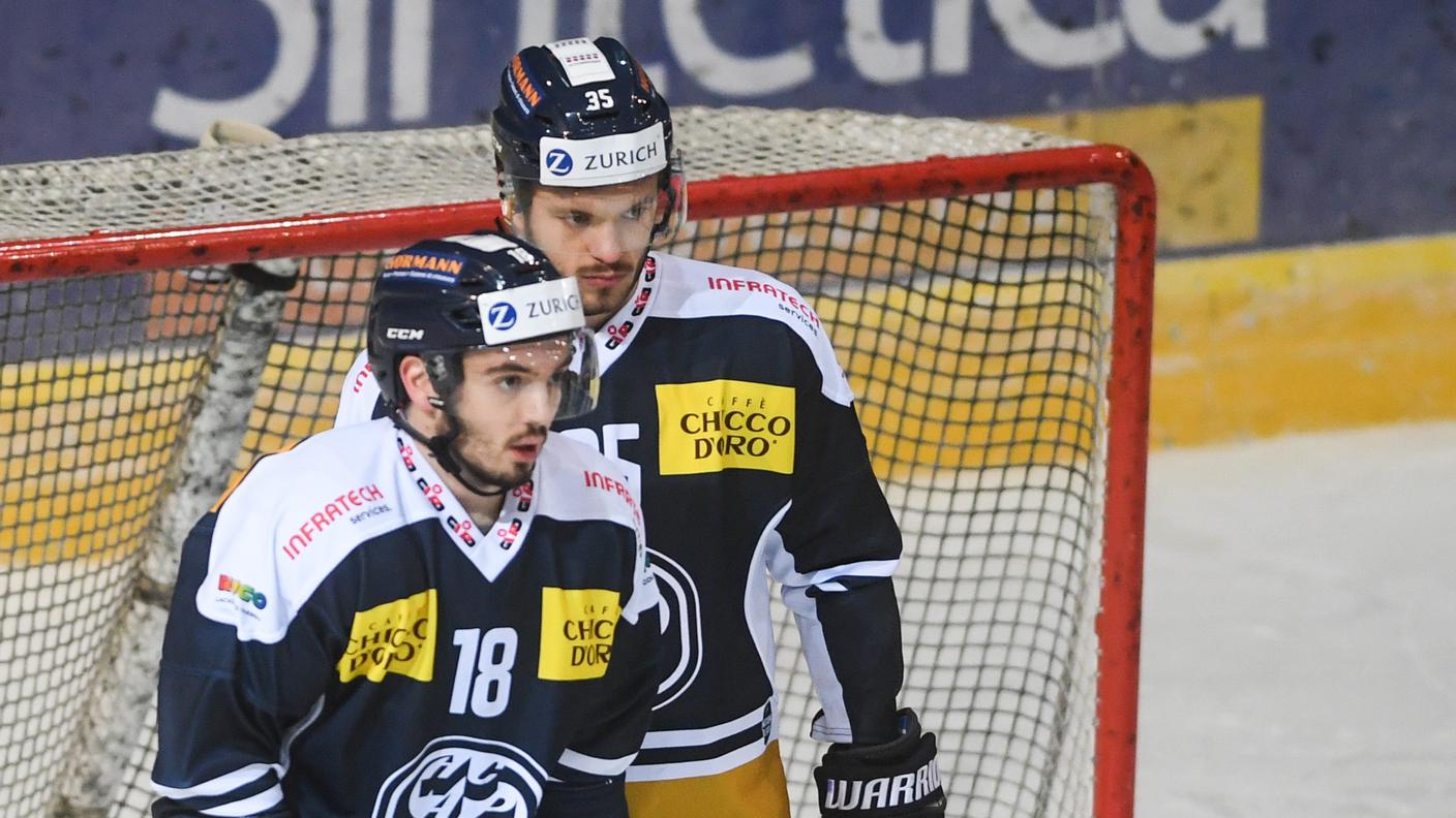 Con la maglia numero 35 alle spalle di Noele Trisconi