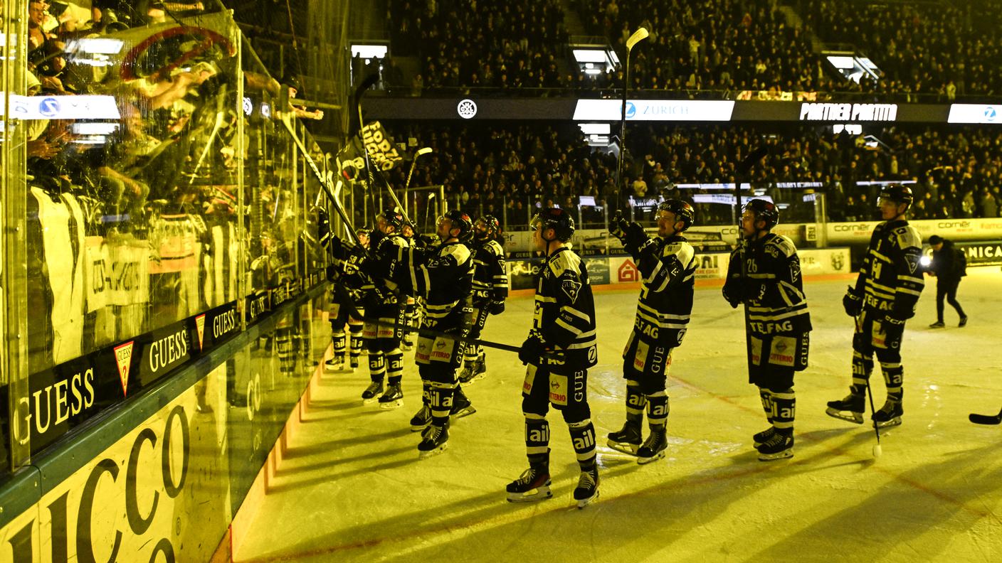 I festeggiamenti dopo la vittoria sull'Ambrì