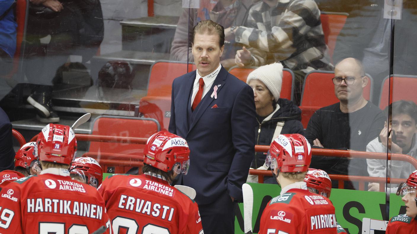 In carriera ha pure indossato, anche se solo per otto partite, la maglia del Kloten