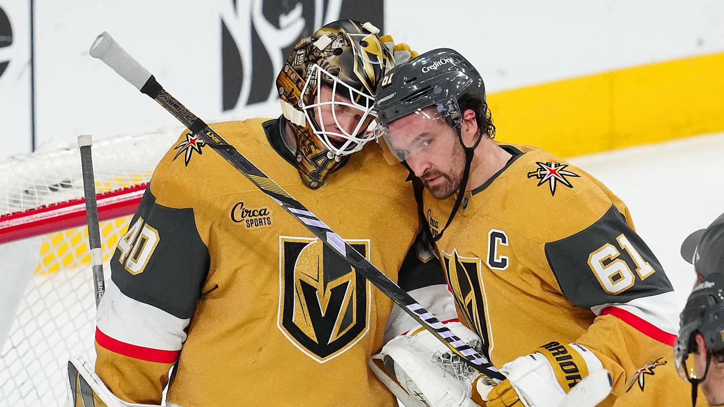 Complimentato da capitan Stone