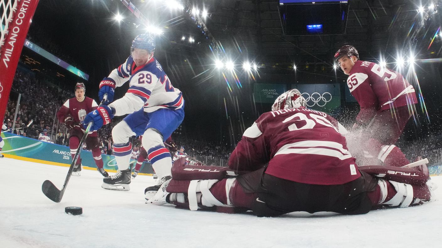 Nelson mentre supera l'ex Lugano