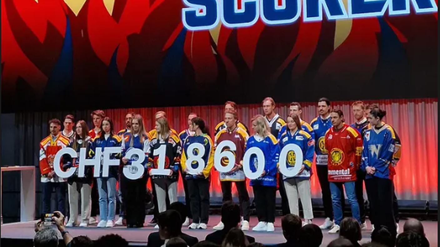 In posa con il bottino accumulato