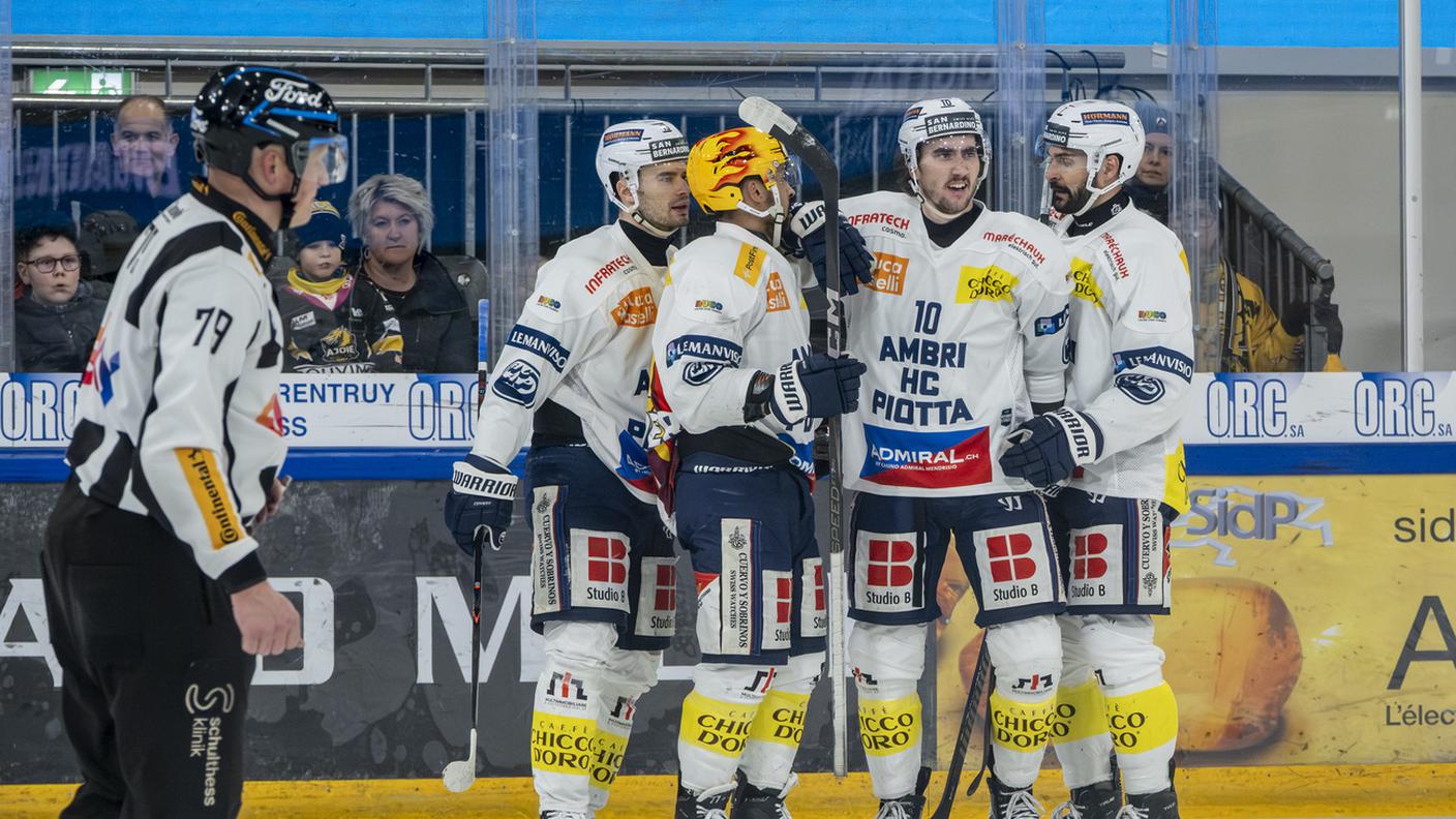 Formenton festeggiato dai compagni