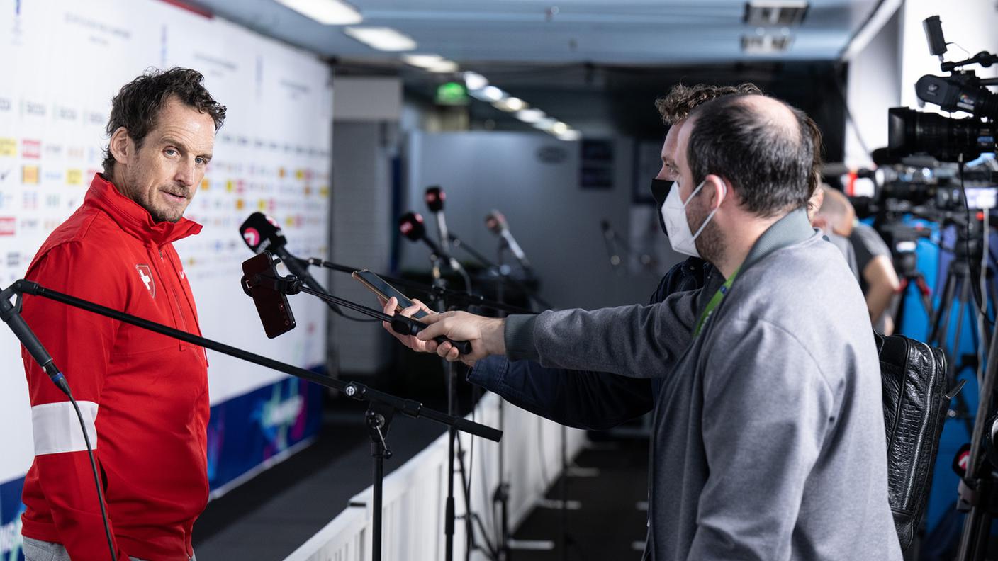 In Finlandia le squadre erano sottoposte all'obbligo vaccinale, salvo esenzione medica ufficiale dell'IIHF o una guarigione certificata da Covid-19 entro 90 giorni dall'evento