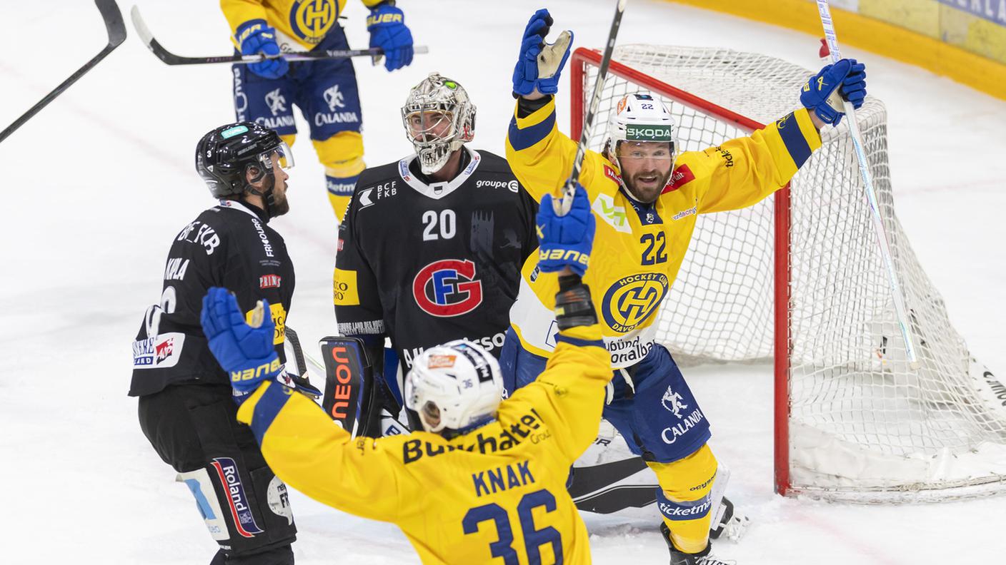 La gioia di Lemieux e Knak per il 3-1