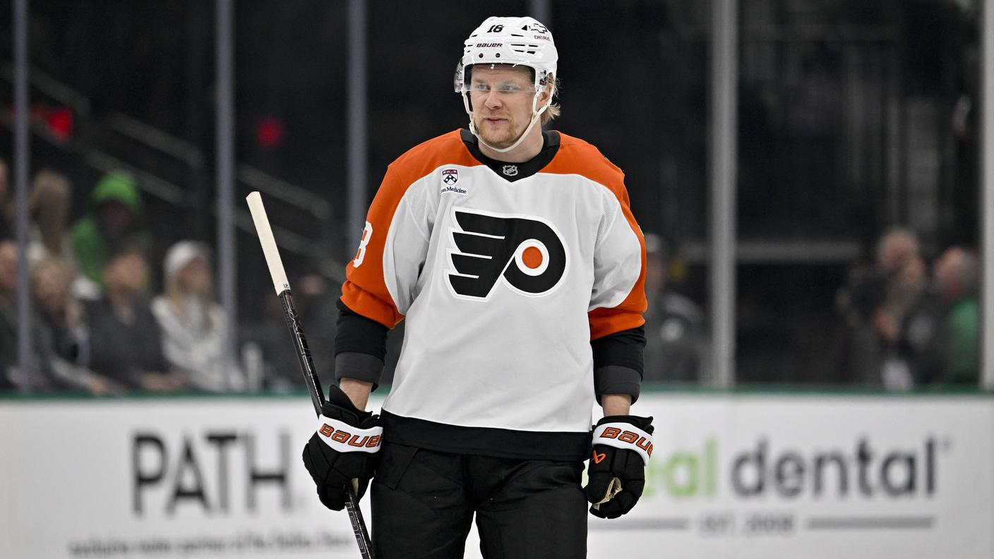 Ha disputato 64 partite in NHL