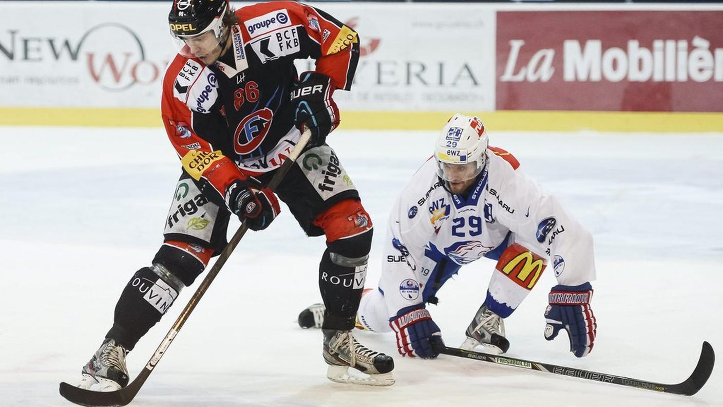 Lashoff cerca di contenere Sprunger