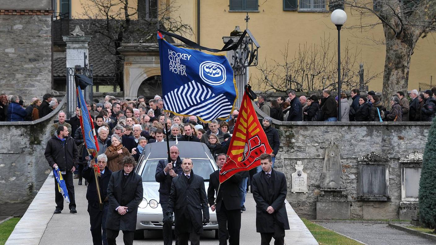 Funerali Juri_tipress_cfu020213_02.jpg