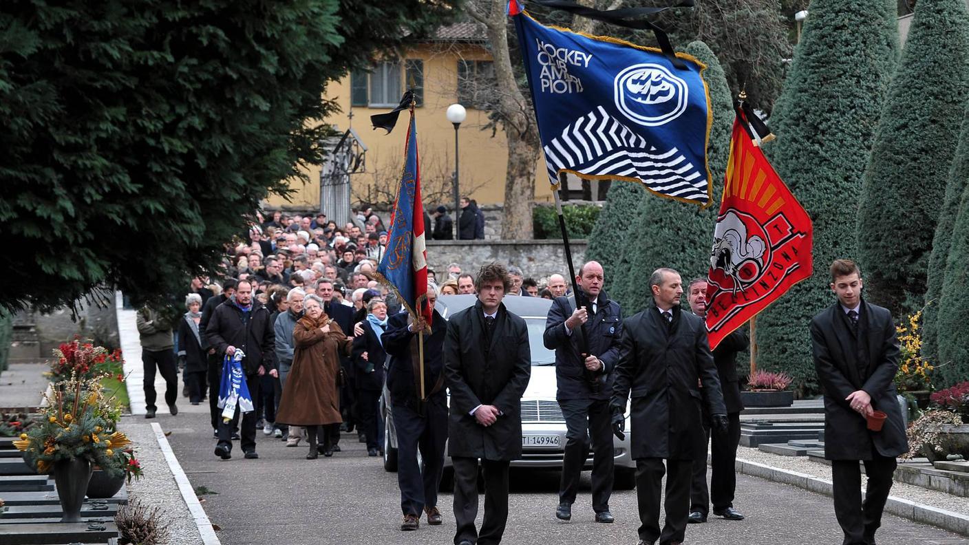 Funerali Juri_tipress_cfu020213_03.jpg