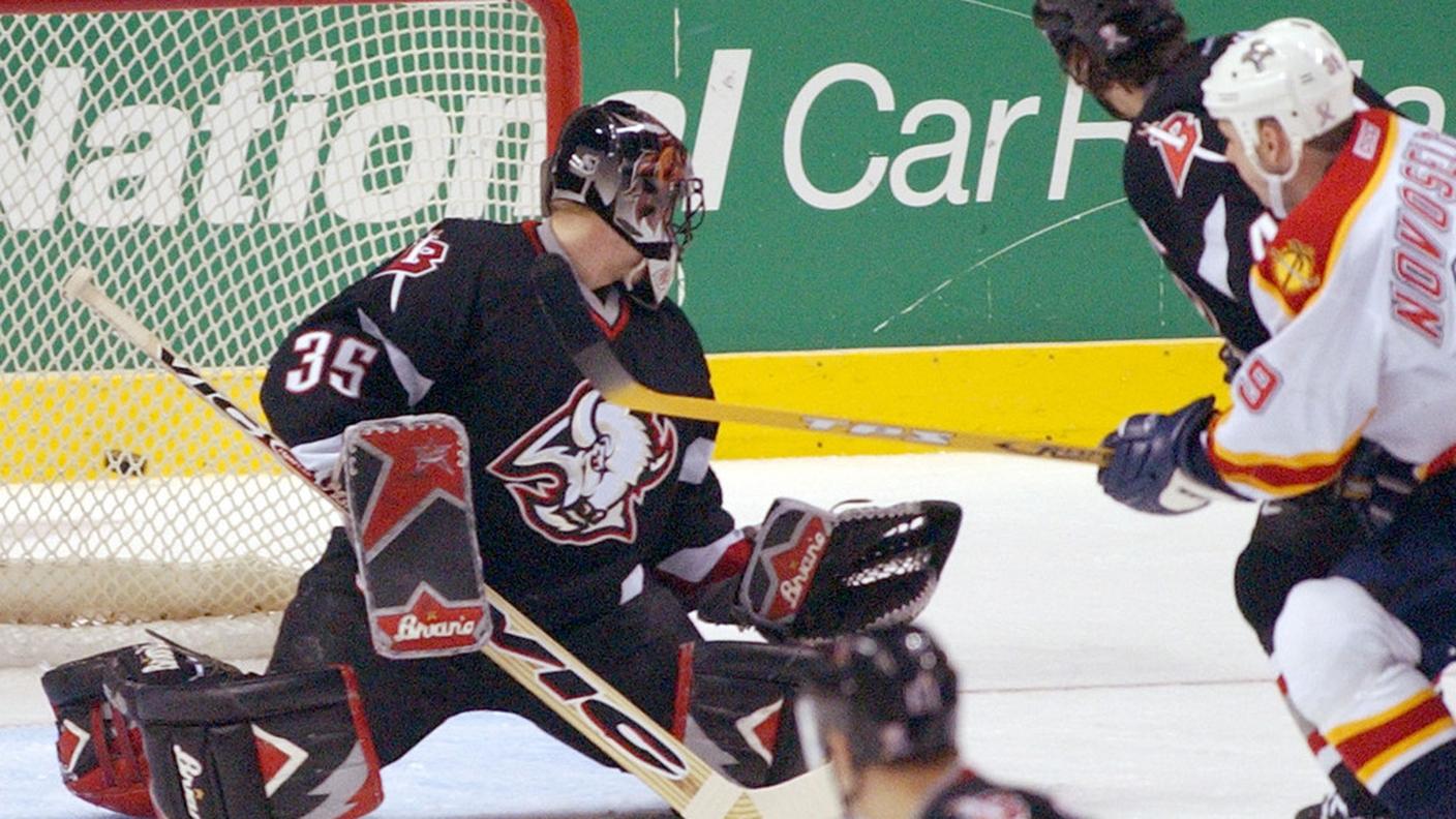 In NHL 75 presenze con Sabres e Canucks