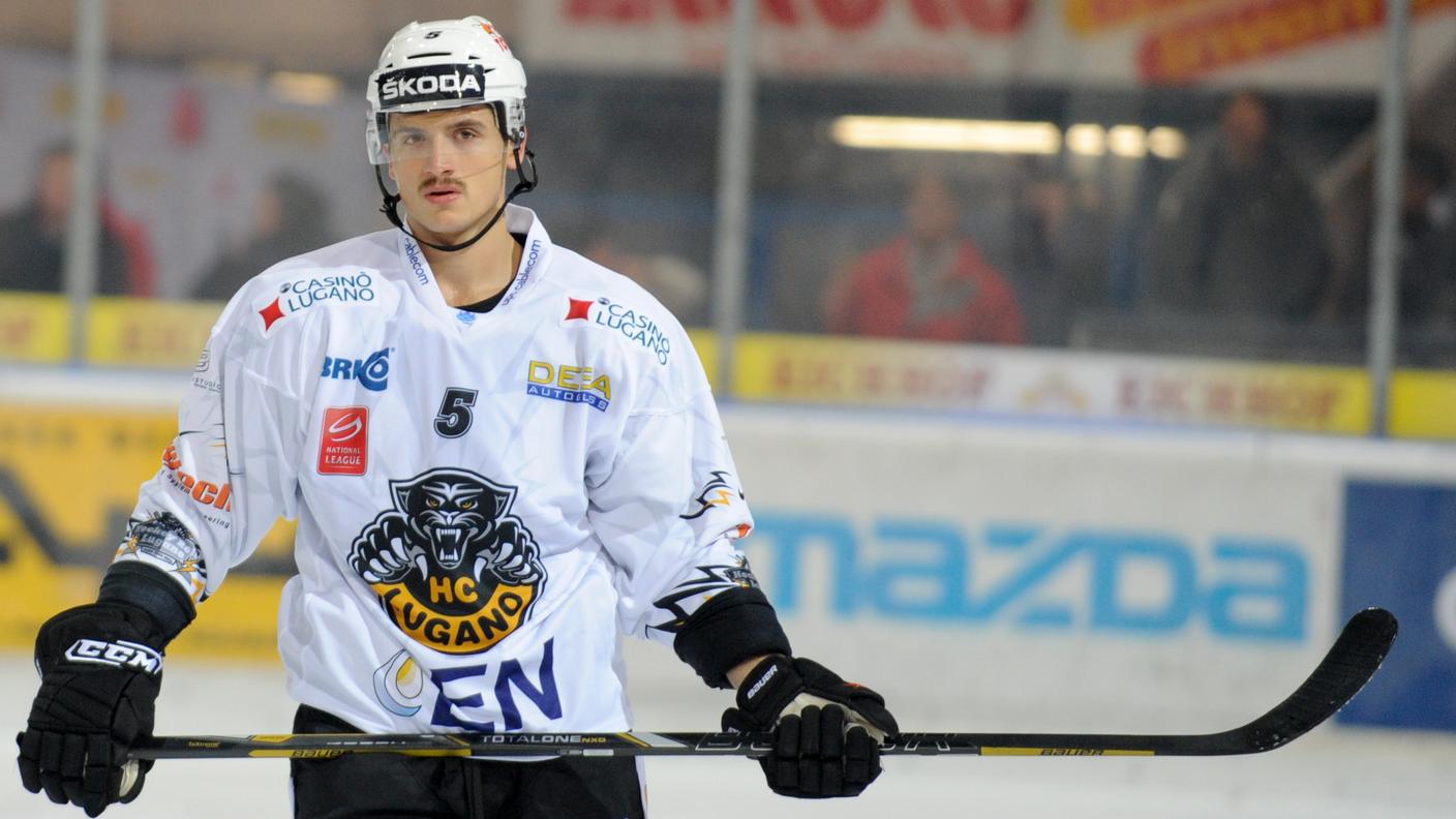 Luca Sbisa in versione Movember bianconero 2012