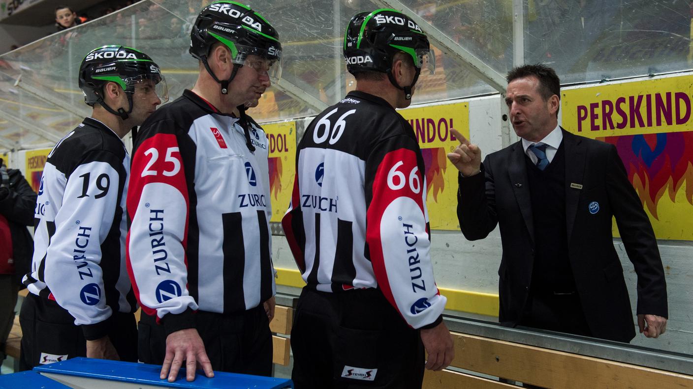Il coach dell'Ambrì infuriato