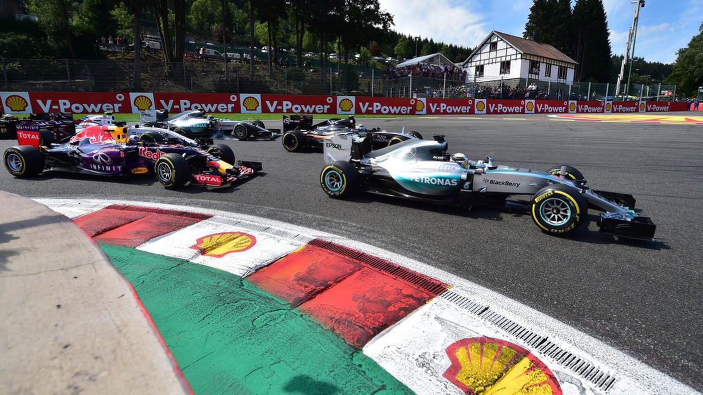 Partenza emozionante sulla pista di Spa