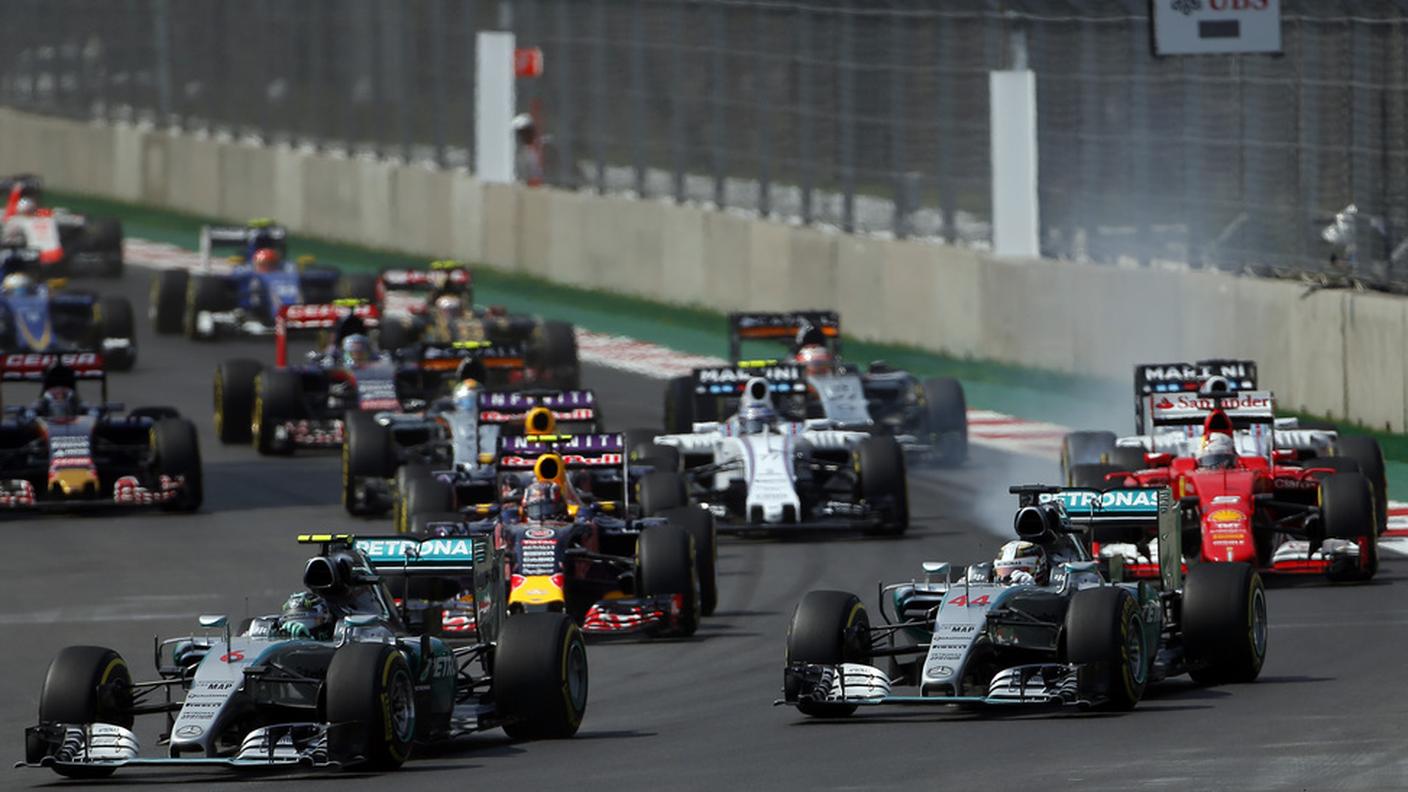 Le due Mercedes davanti a tutti