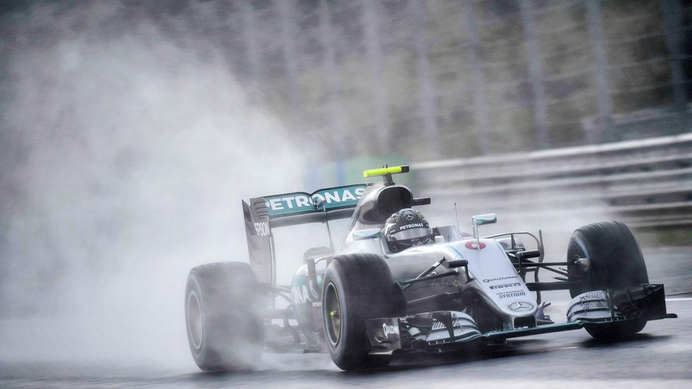 Nico Rosberg davanti a tutti