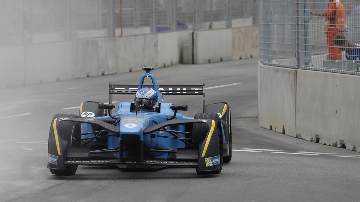 A bordo della sua Renault