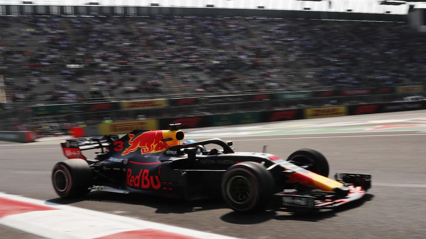 Per l'australiano miglior tempo davanti a Verstappen