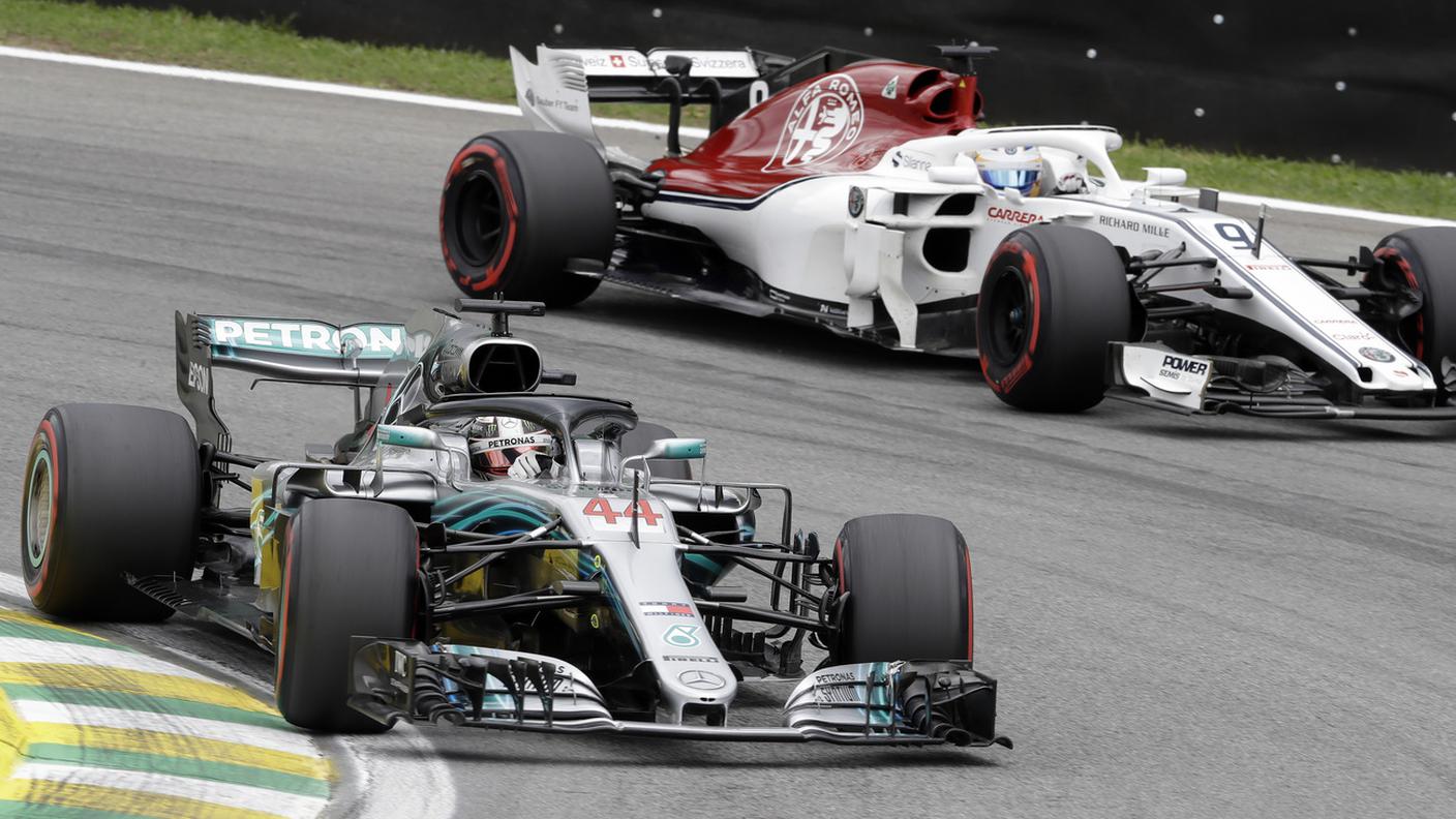 In pole position c'è sempre Hamilton