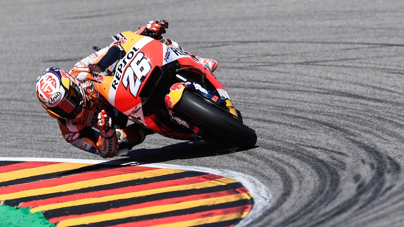 In piega, l'allora pilota della Honda Repsol