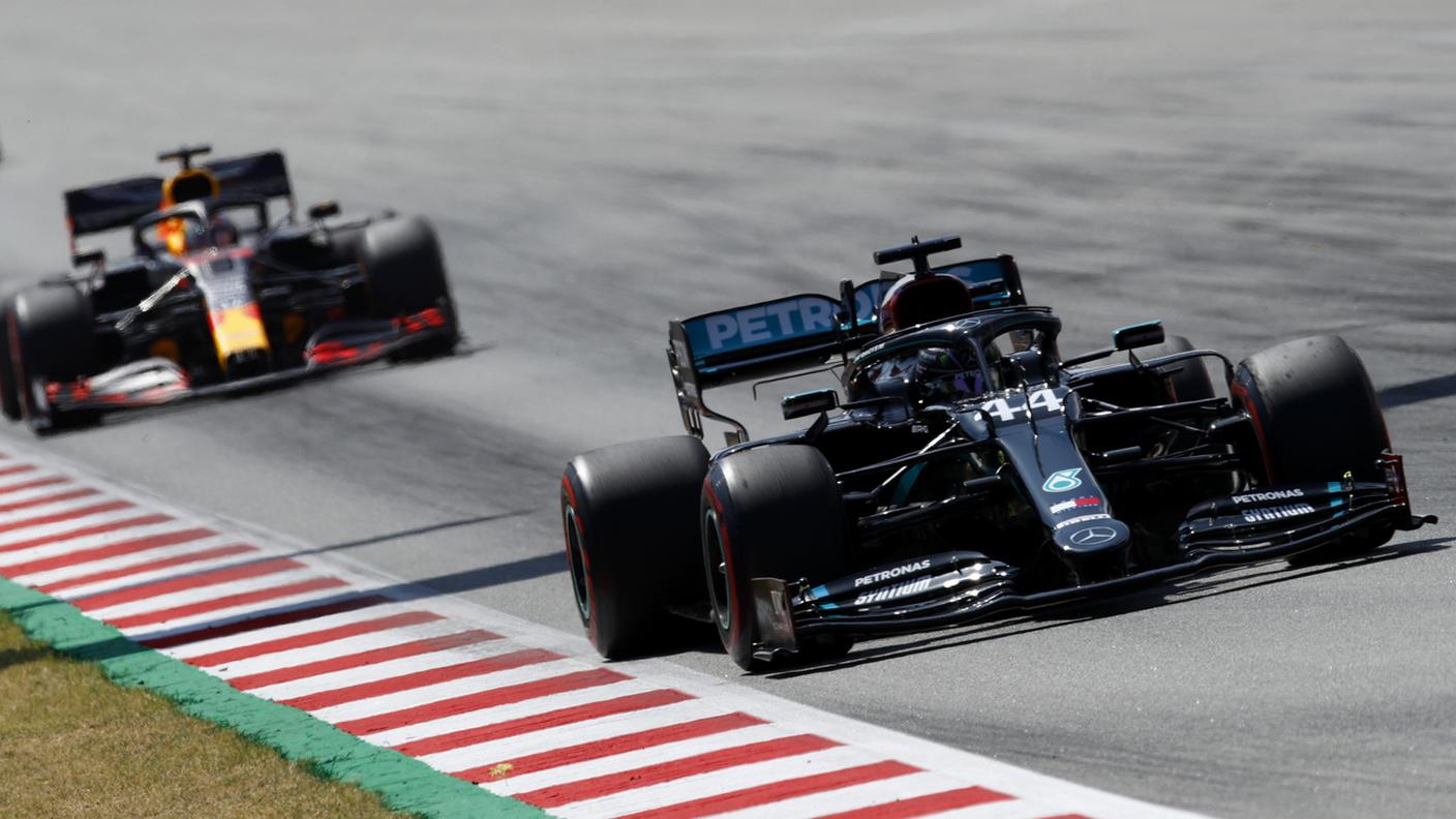 Hamilton e Verstappen