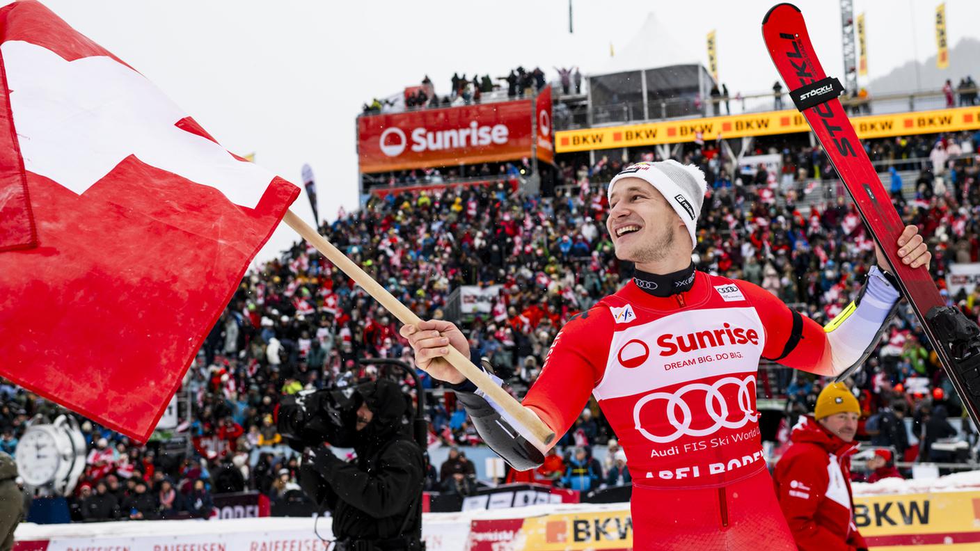 Trascinato e acclamato dai tifosi