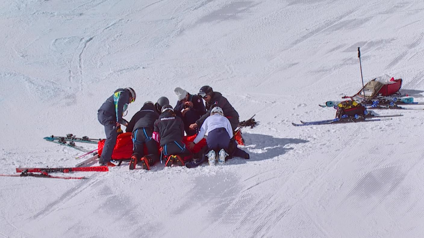 I concitati momenti dopo la caduta