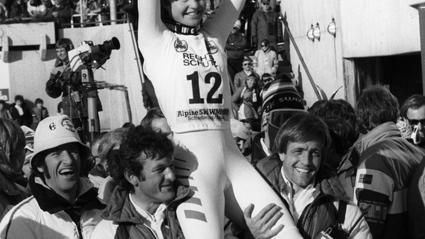 In trionfo dopo l'oro in slalom a Schladming, 1982