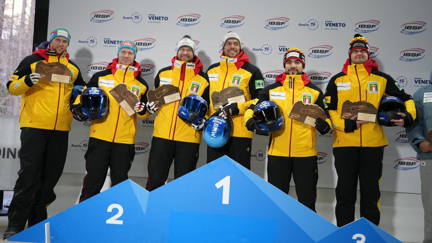 Tutti felici sul podio