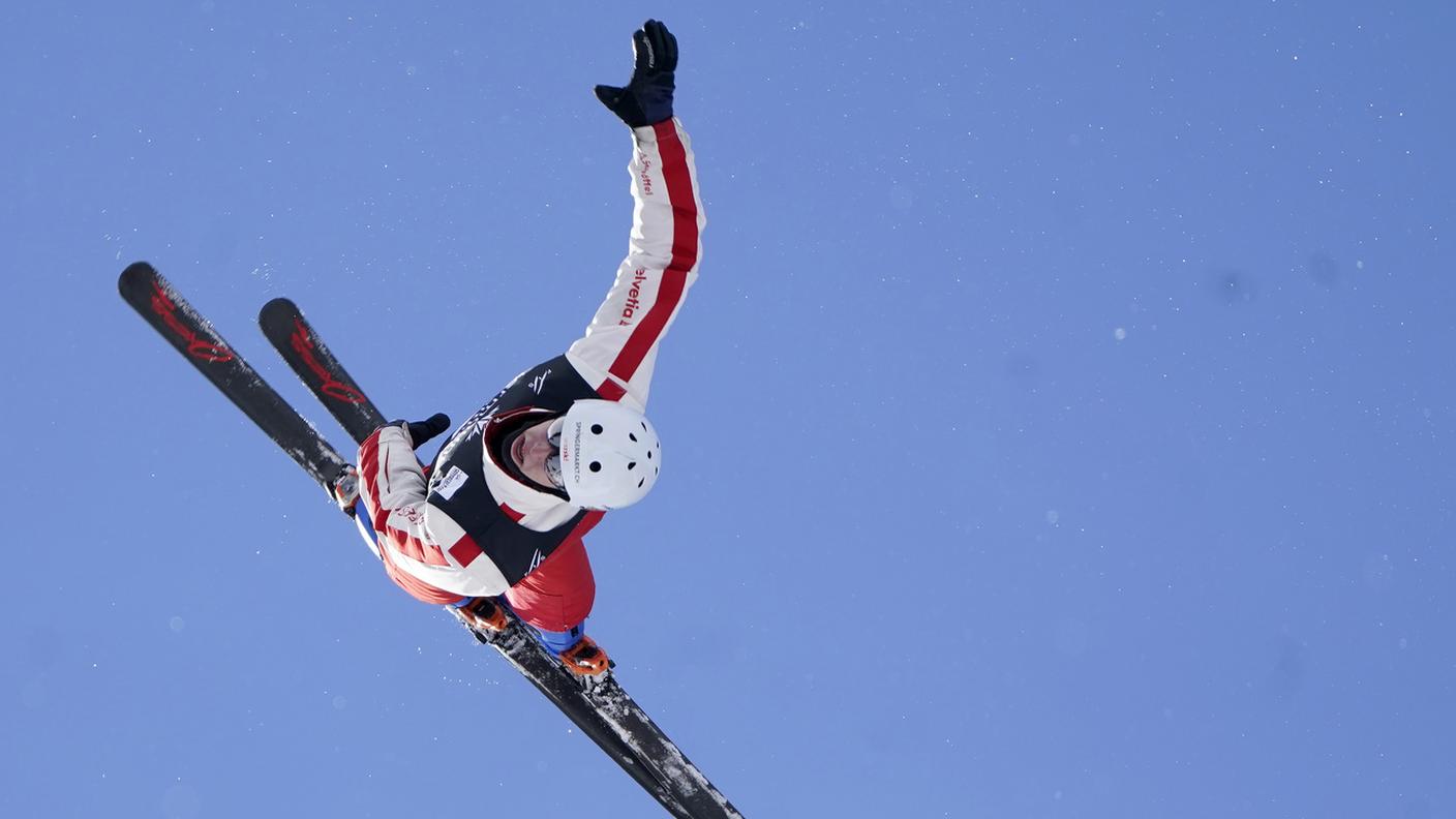 Il rossocrociato in volo