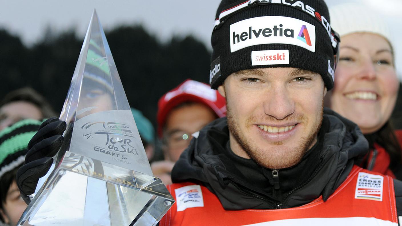Il grigionese con il trofeo del 2012