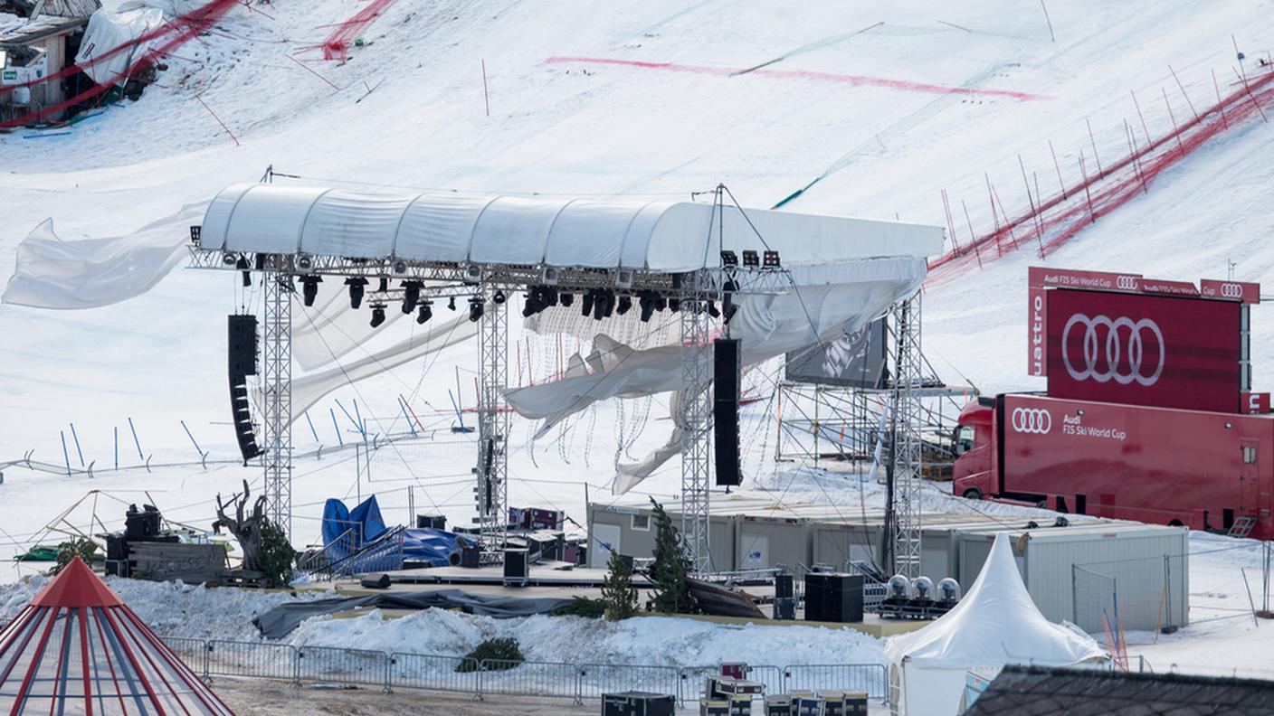 Il palco, o quello che ne resta