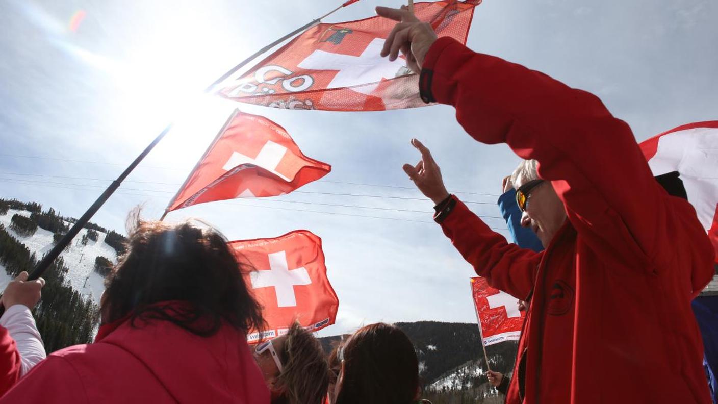 Sventolano a festa le bandiere rossocrociate