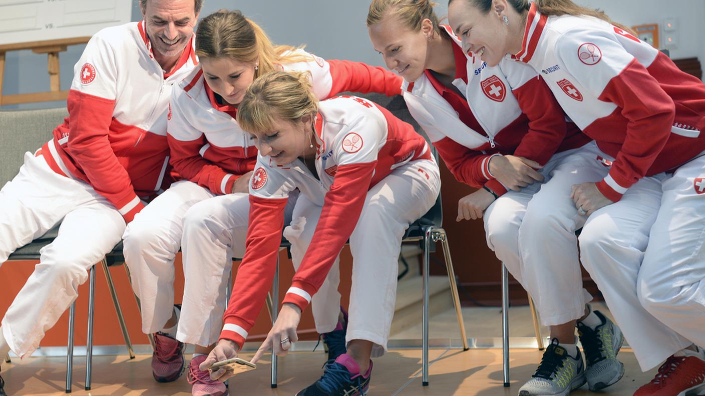 È selfie mania anche in Fed Cup