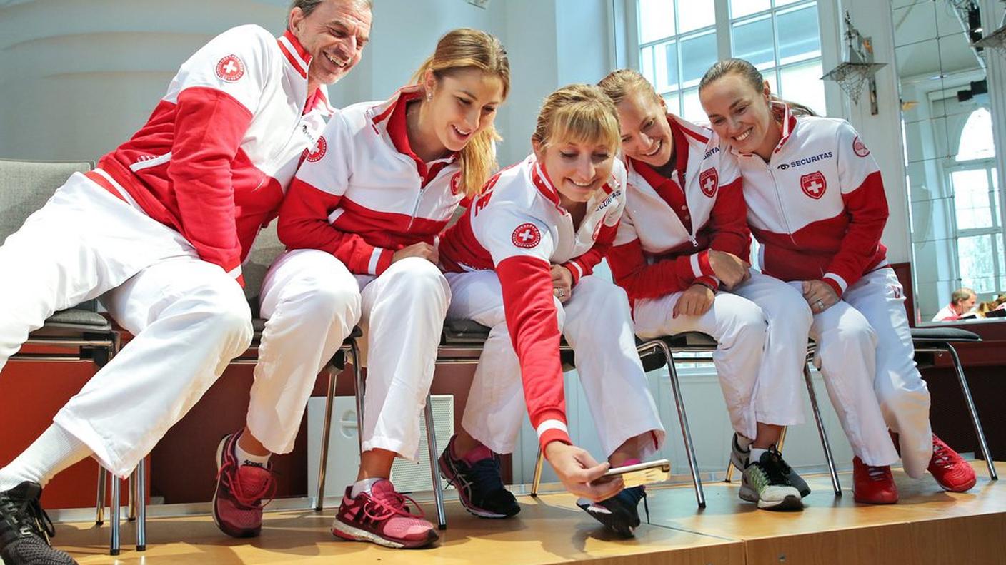 È selfie mania anche in Fed Cup