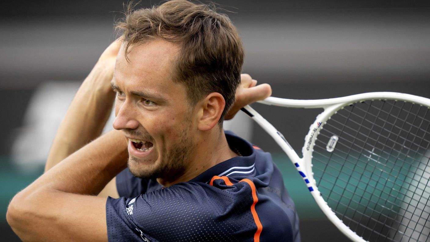 Non inizia bene la preparazione a Wimbledon