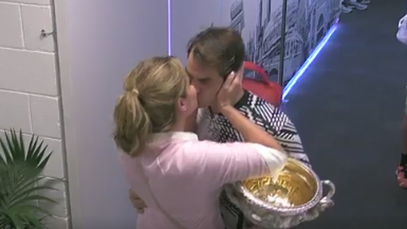Federer intercettato dalla moglie