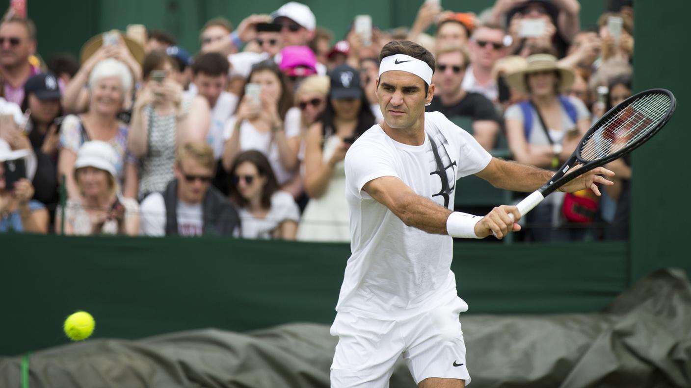 Il tennista elvetico durante l'allenamento