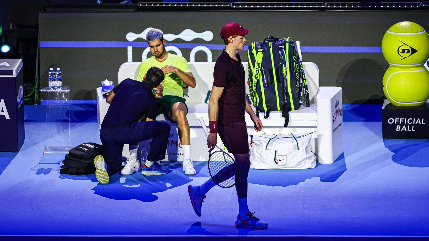 Trattato dal fisioterapista durante un cambio campo