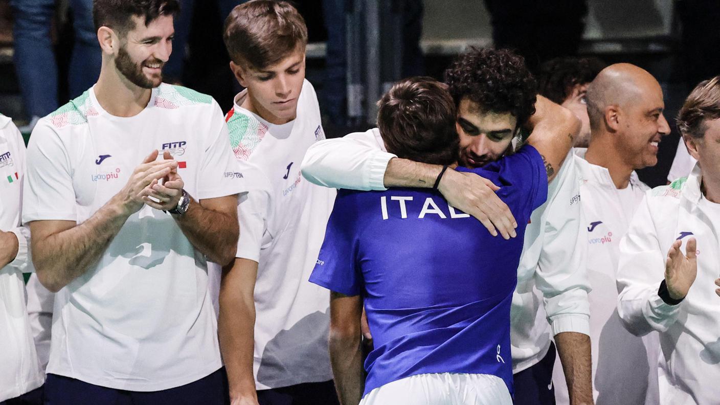 L'abbraccio tra i due protagonisti