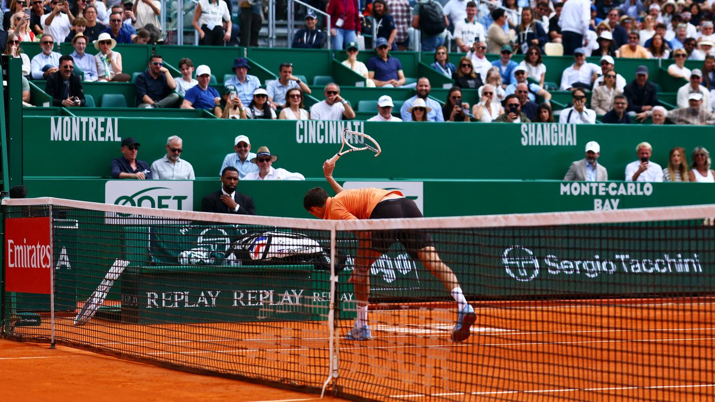 Il russo ha perso la testa durante il secondo set