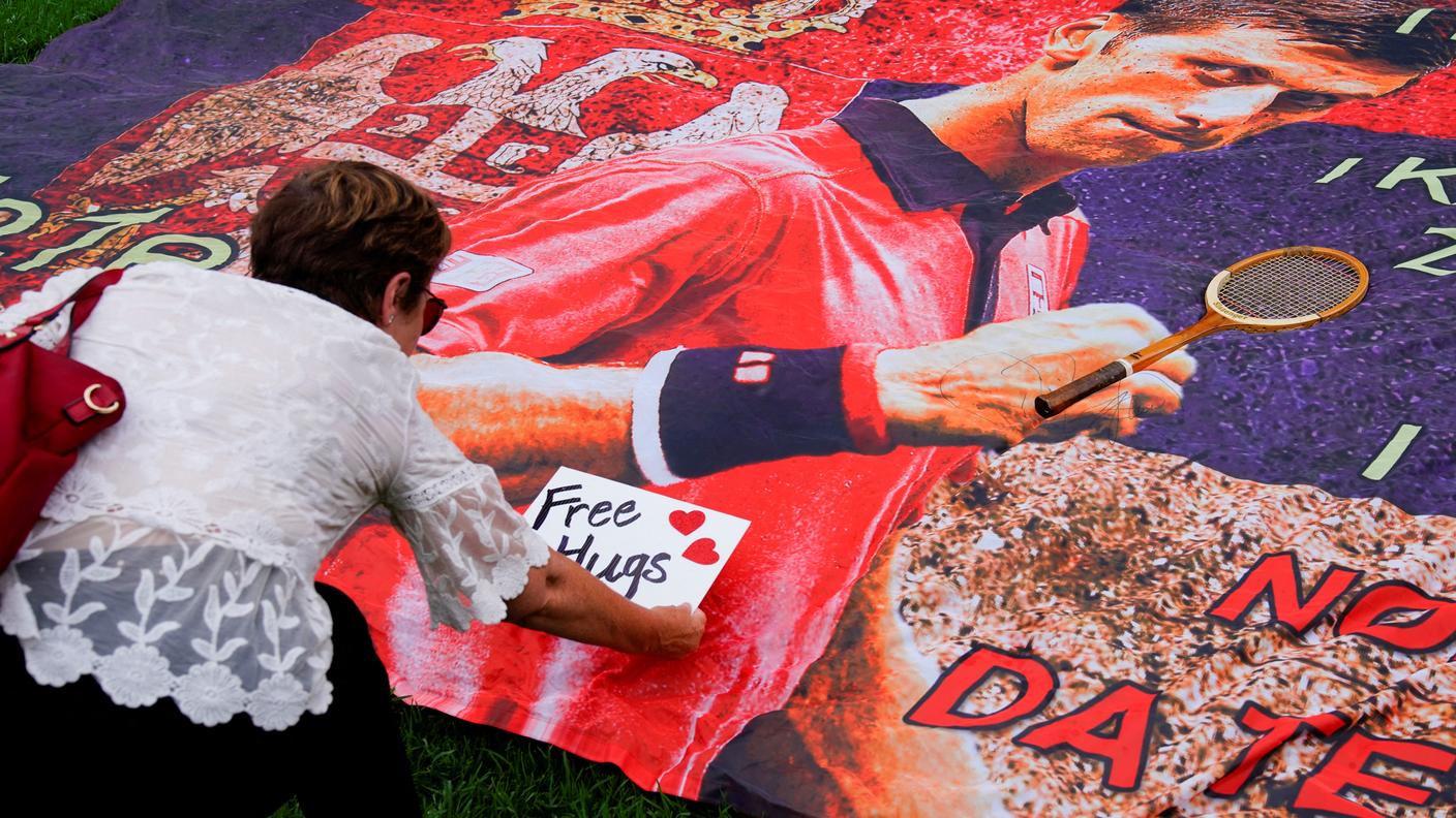 I tifosi non fanno mancare il loro sostegno a Nole