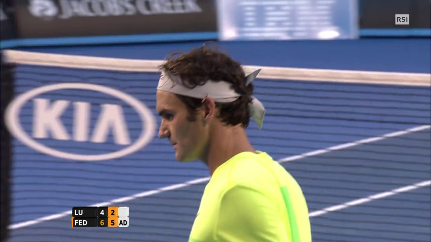 Australian Open, il punto decisivo del secondo set di Federer - Lu (19.01.2015)