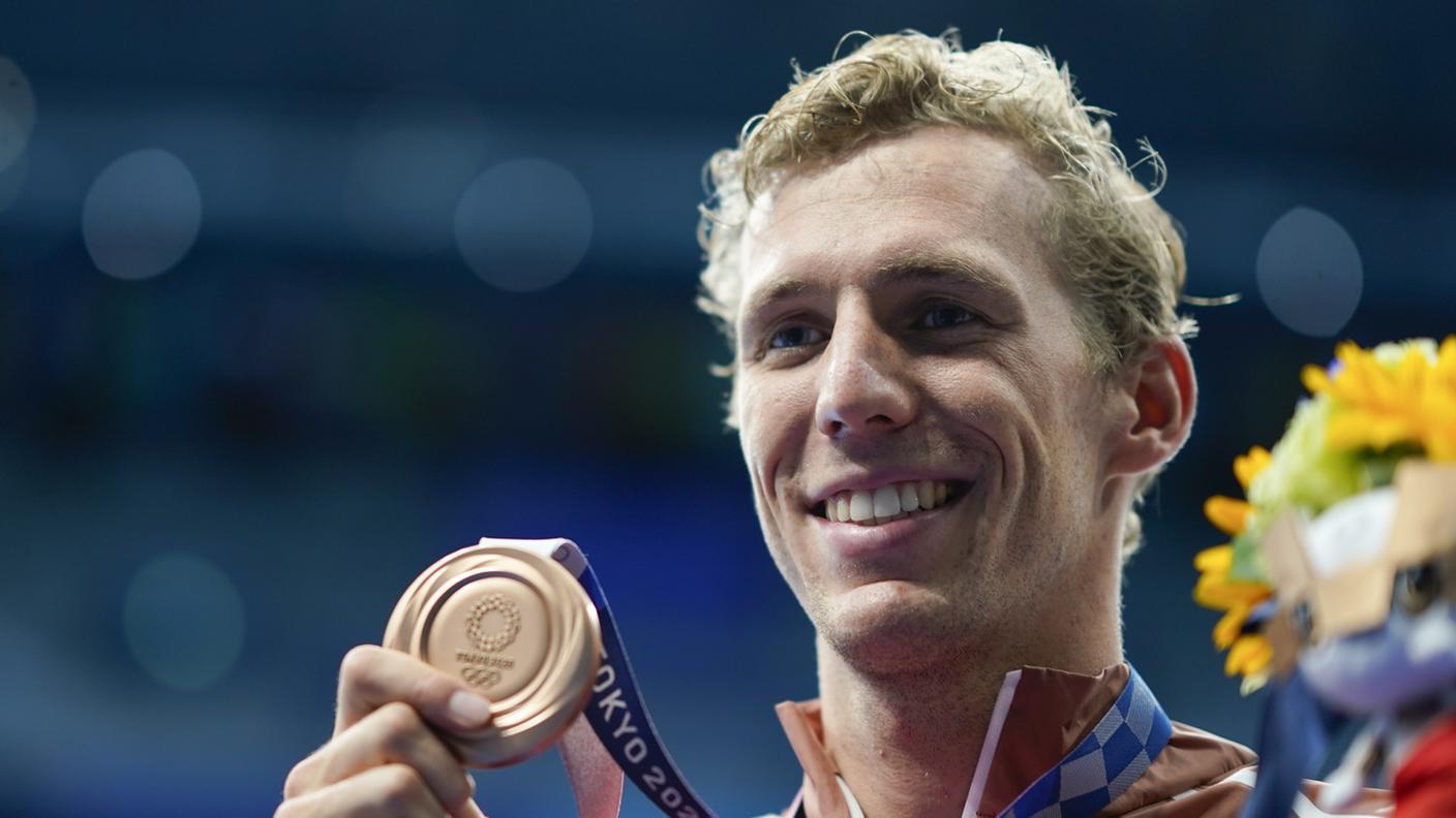 Con uno splendido bronzo