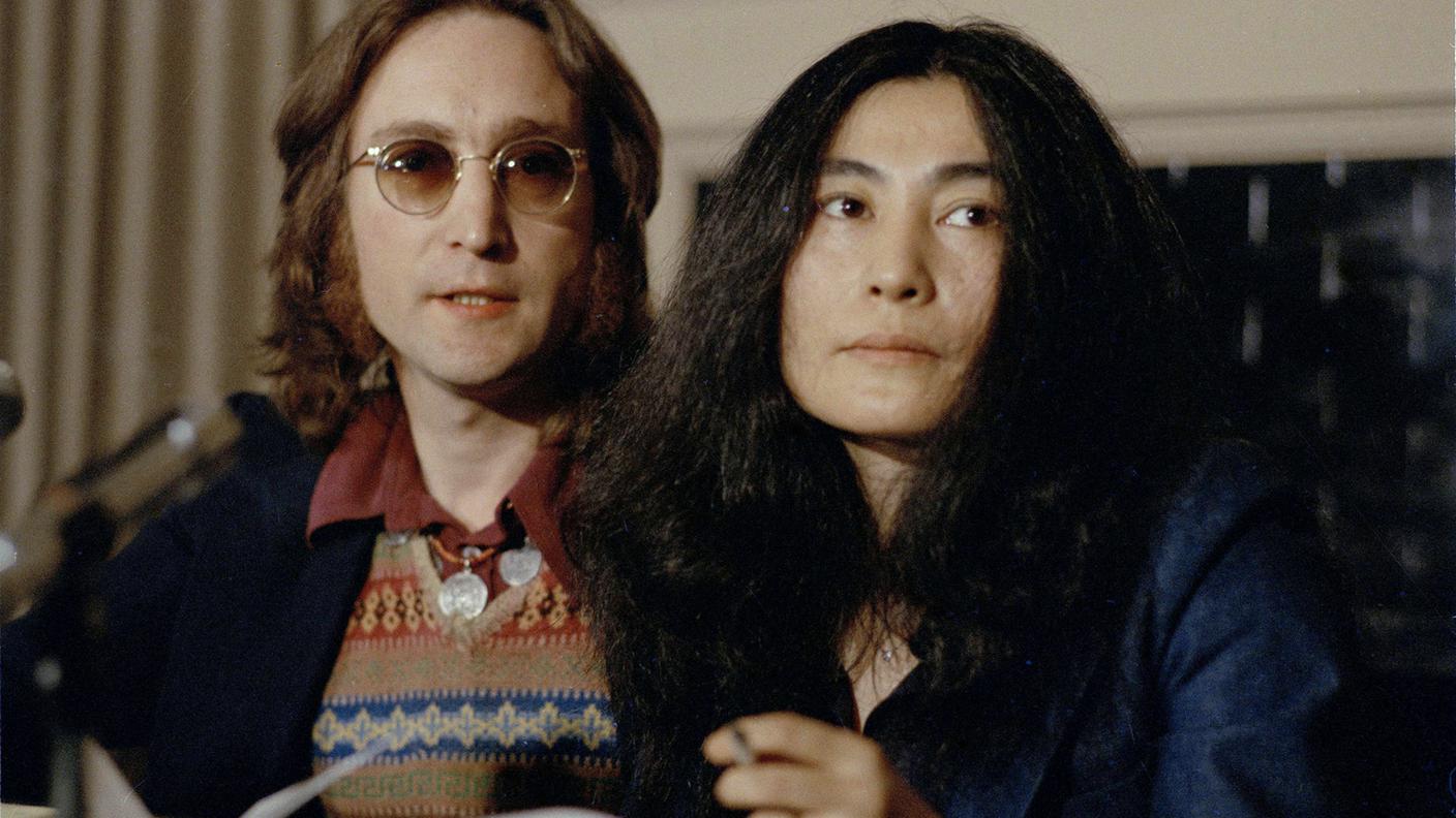 John Lennon e Yoko Ono nel 1973