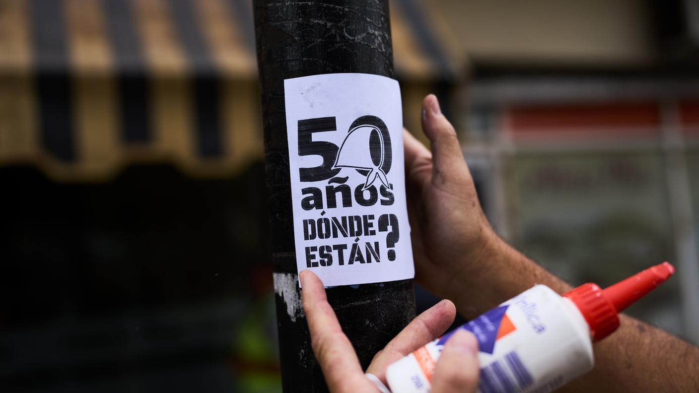 Volantino per ricordare i Desaparecidos, scomparsi durante il regime dei militari in Argentina