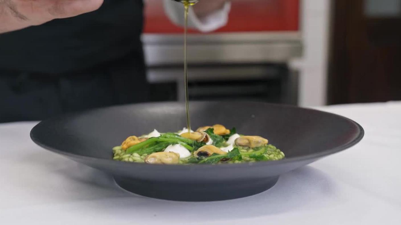 Risotto alla crema di cavolo con cozze e mascarpone - Vecchia Osteria Seseglio - Chef Ambrogio Stefanetti