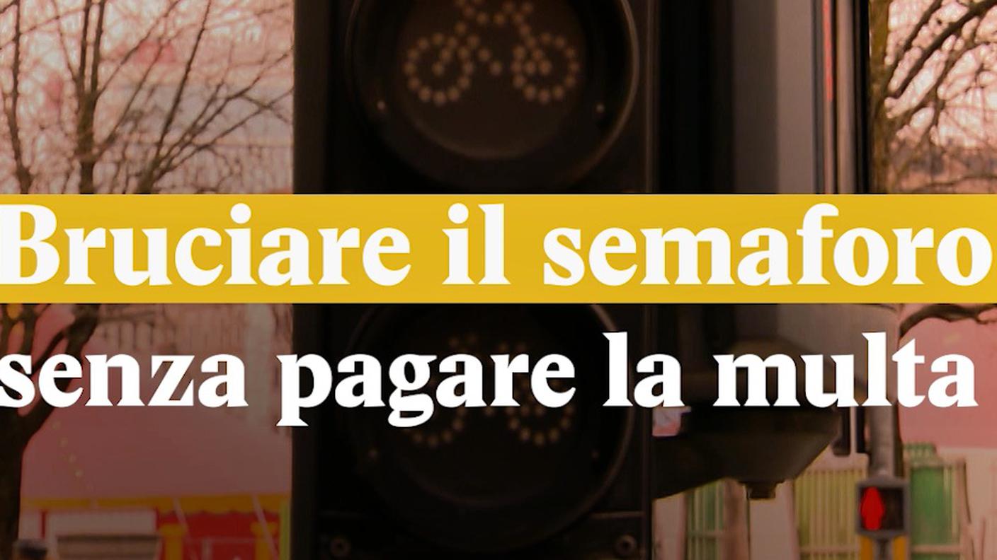 Bici e semaforo rosso